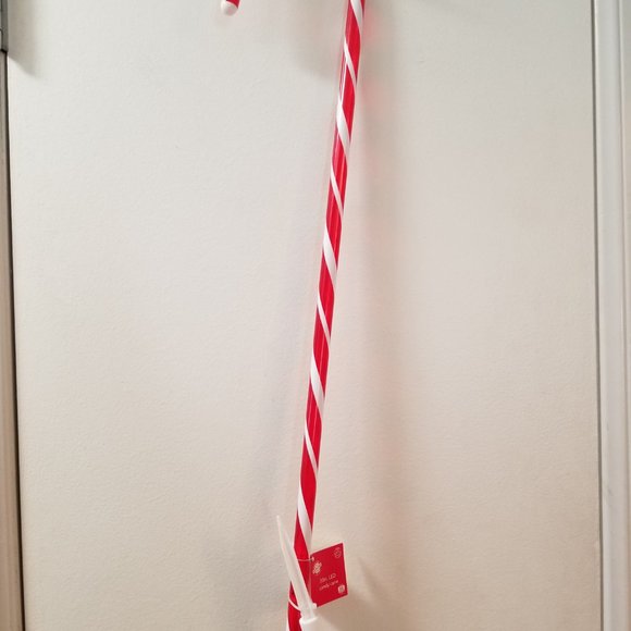 Light up Candy Cane LED Battery operated, need 2 Set of 4 - Picture 8 of 13